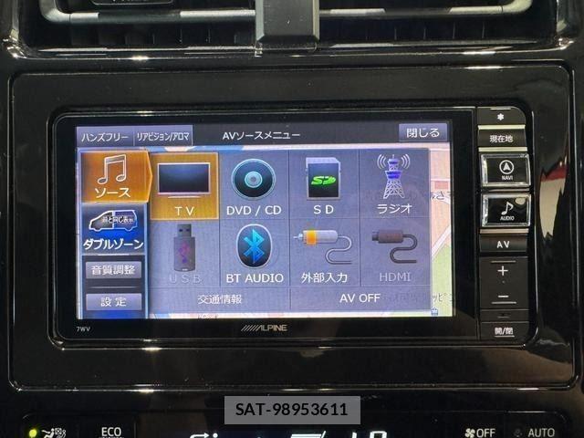 Toyota PRIUS 2017-10 8316480-21