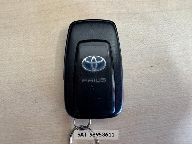Toyota PRIUS 2017-10 8316480-28