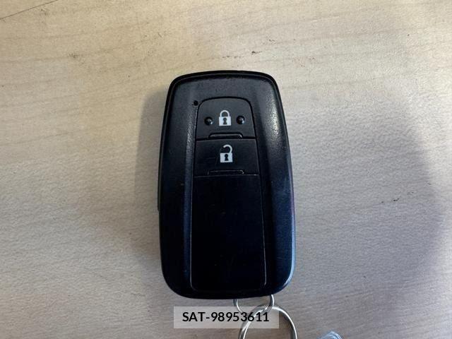Toyota PRIUS 2017-10 8316480-29