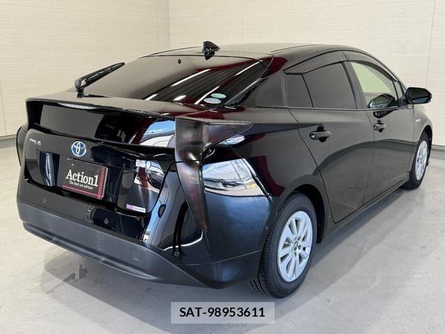 Toyota PRIUS 2017-10 8316480-5