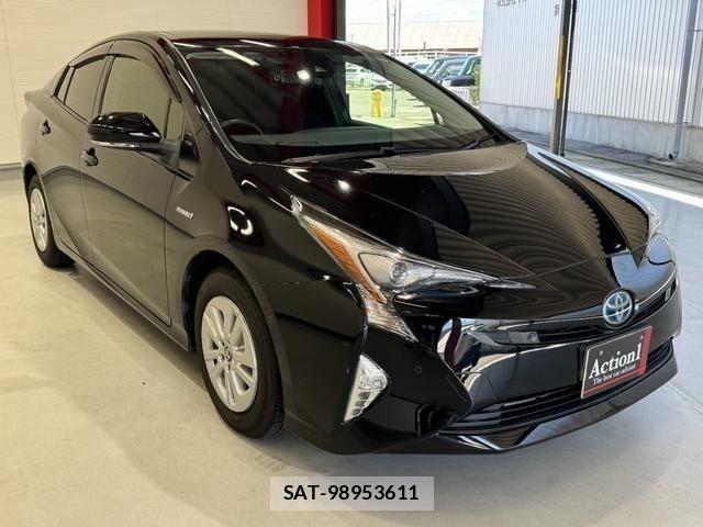 Toyota PRIUS 2017-10 8316480-6