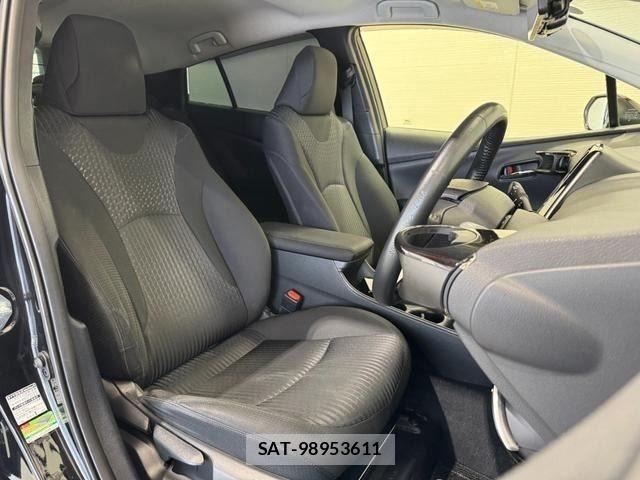 Toyota PRIUS 2017-10 8316480-8