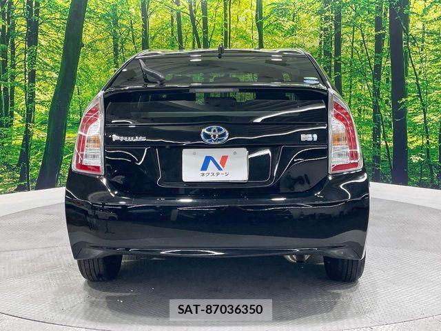 Toyota PRIUS 2012-09 8316489-15