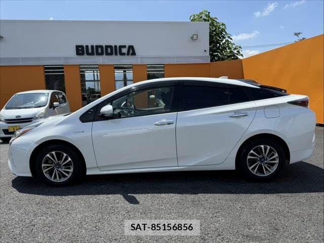 Toyota PRIUS 2017-09 8316487-11