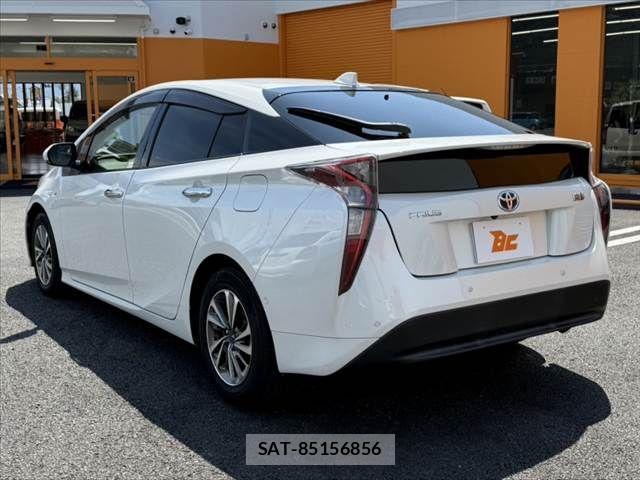 Toyota PRIUS 2017-09 8316487-12