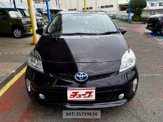 Toyota PRIUS 2014-02 8316492-12