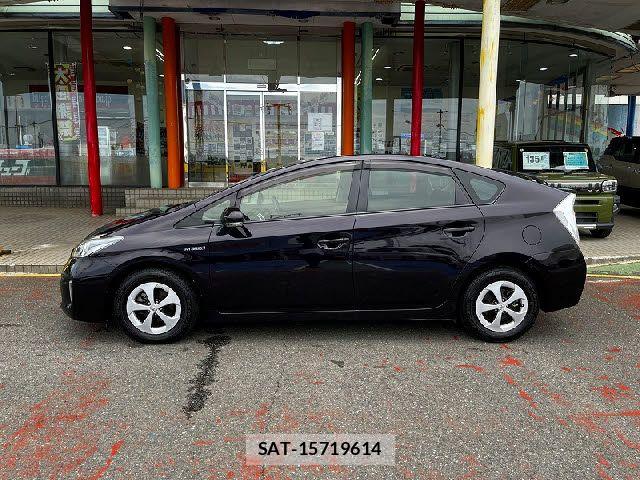 Toyota PRIUS 2014-02 8316492-13