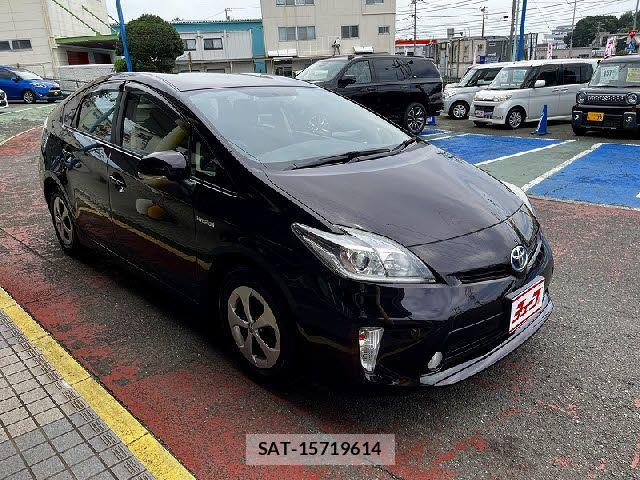 Toyota PRIUS 2014-02 8316492-6