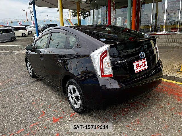 Toyota PRIUS 2014-02 8316492-8