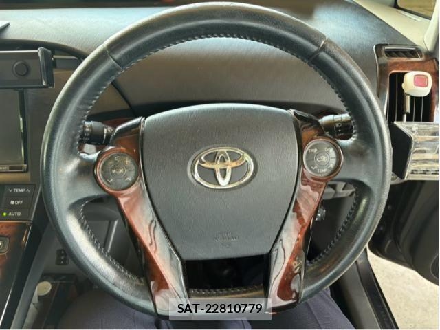 Toyota PRIUS 2010-12 8316547-11