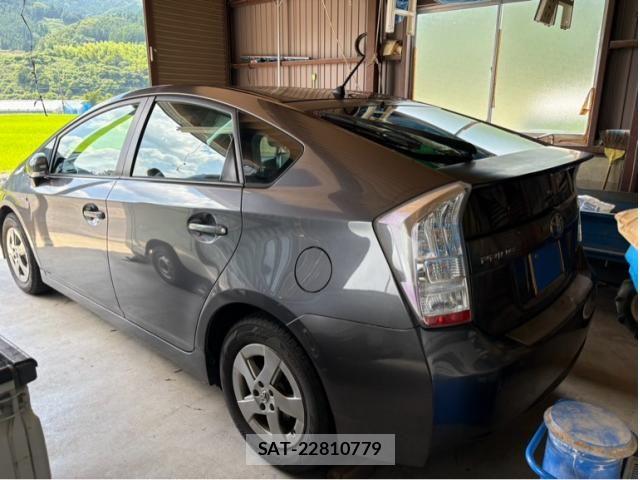 Toyota PRIUS 2010-12 8316547-1