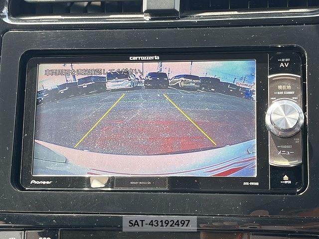 Toyota PRIUS 2017-08 8316460-10