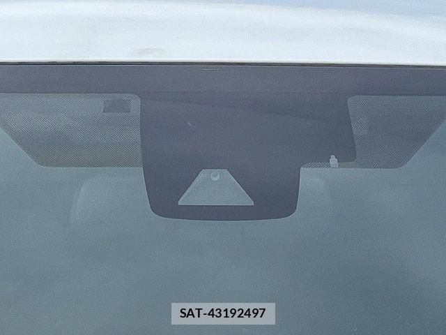 Toyota PRIUS 2017-08 8316460-11