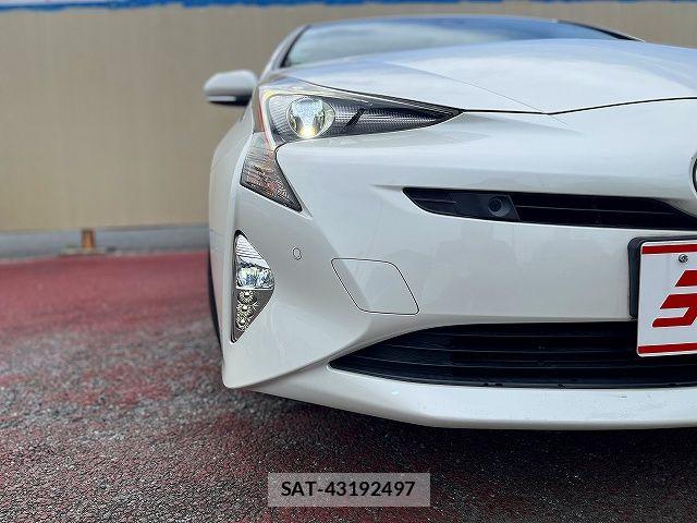 Toyota PRIUS 2017-08 8316460-25