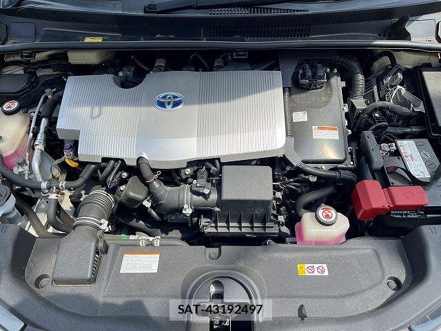 Toyota PRIUS 2017-08 8316460-27