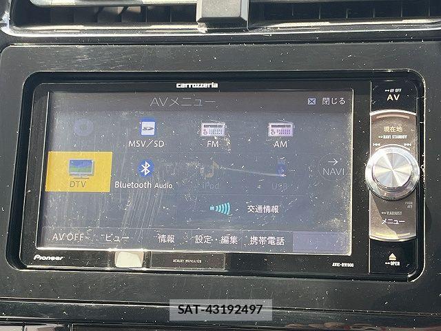 Toyota PRIUS 2017-08 8316460-5