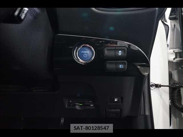 Toyota PRIUS 2017-05 8316455-13