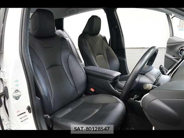 Toyota PRIUS 2017-05 8316455-16