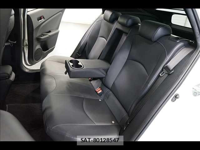 Toyota PRIUS 2017-05 8316455-17
