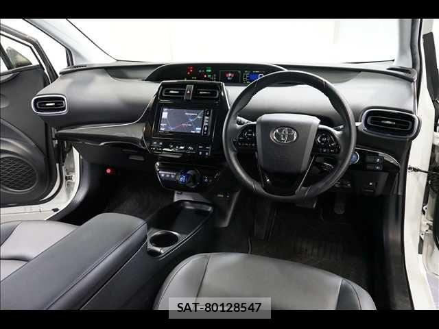 Toyota PRIUS 2017-05 8316455-1
