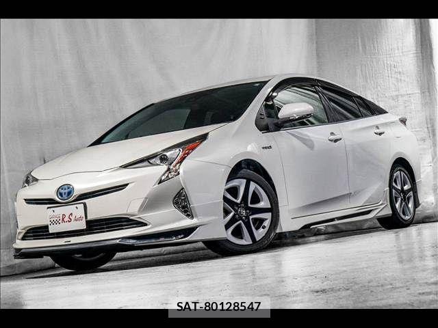 Toyota PRIUS 2017-05 8316455-2
