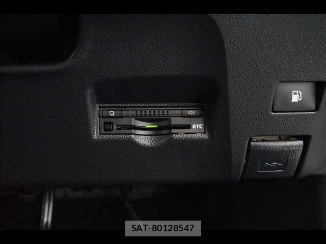 Toyota PRIUS 2017-05 8316455-6