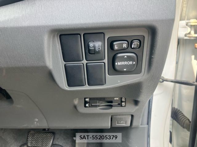Toyota PRIUS 2010-06 8316527-13
