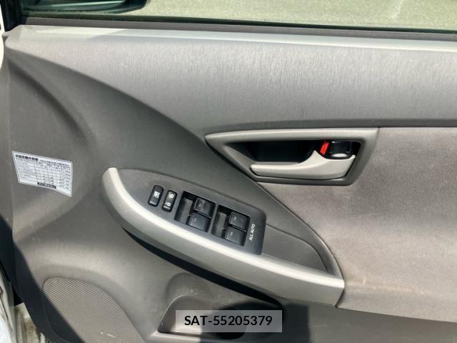 Toyota PRIUS 2010-06 8316527-14