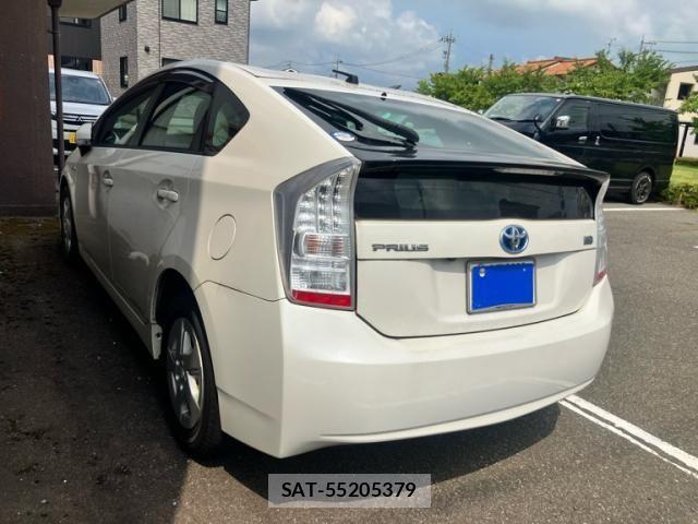 Toyota PRIUS 2010-06 8316527-3