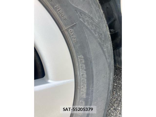 Toyota PRIUS 2010-06 8316527-6