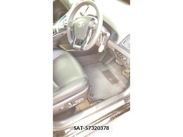 Toyota PRIUS 2013-10 8316523-17