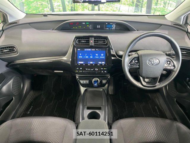Toyota PRIUS 2020-12 8316438-1