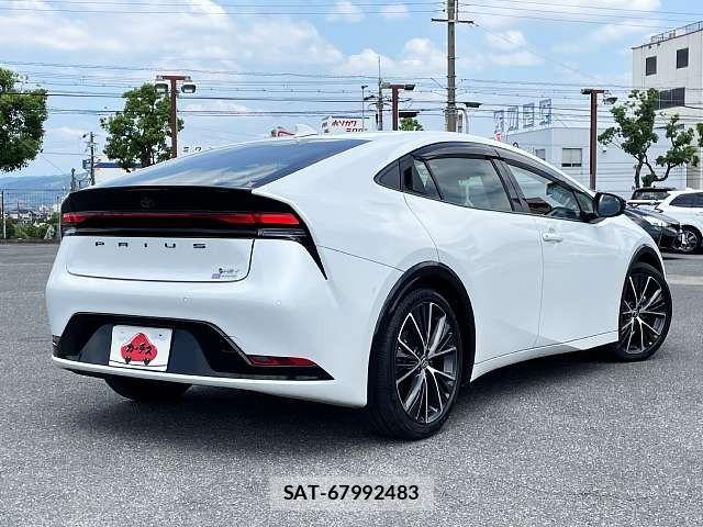 Toyota PRIUS 2023-06 8316427-2