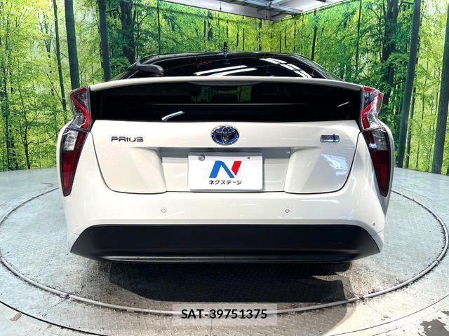 Toyota PRIUS 2018-10 8316472-14