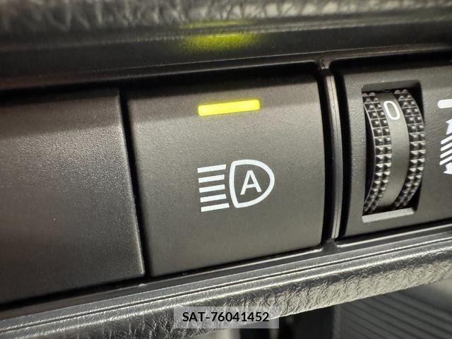 Toyota PRIUS 2023-07 8316426-23
