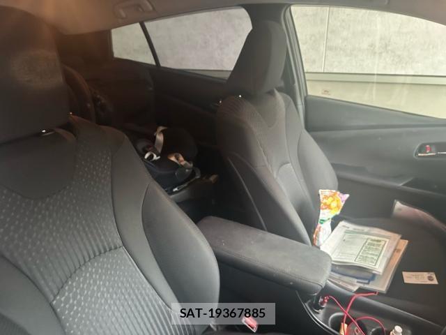 Toyota PRIUS 2016-02 8316499-14