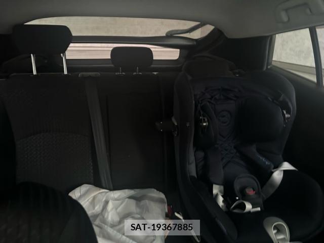 Toyota PRIUS 2016-02 8316499-25
