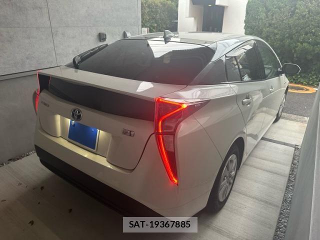 Toyota PRIUS 2016-02 8316499-5