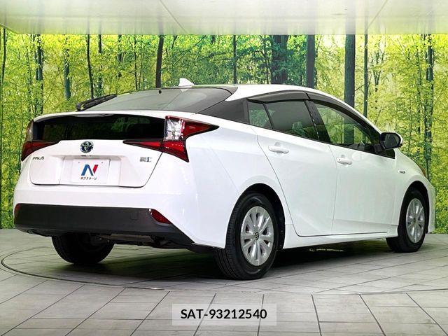 Toyota PRIUS 2020-06 8316469-16