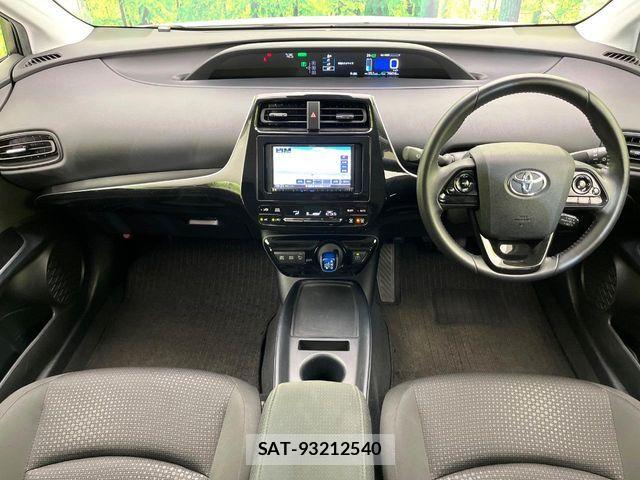 Toyota PRIUS 2020-06 8316469-1