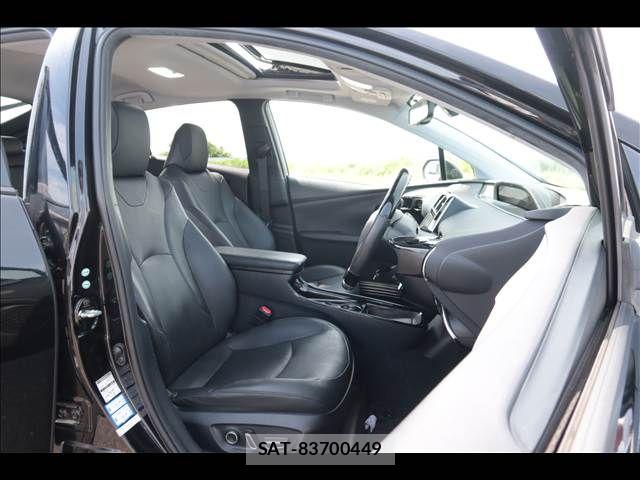 Toyota PRIUS 2016-10 8316467-13