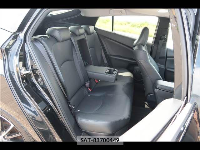 Toyota PRIUS 2016-10 8316467-15