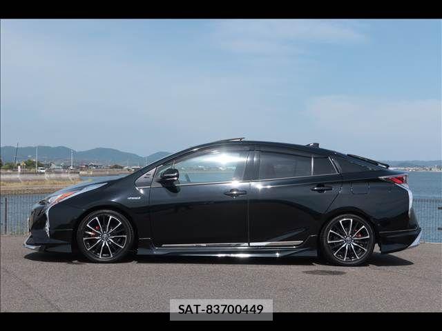 Toyota PRIUS 2016-10 8316467-2