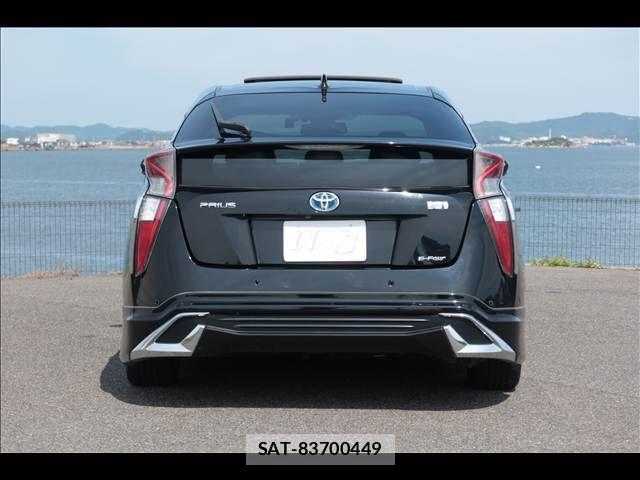 Toyota PRIUS 2016-10 8316467-4