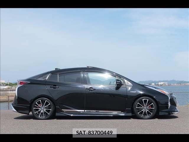 Toyota PRIUS 2016-10 8316467-6