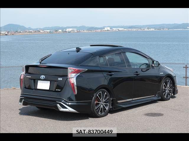 Toyota PRIUS 2016-10 8316467-7