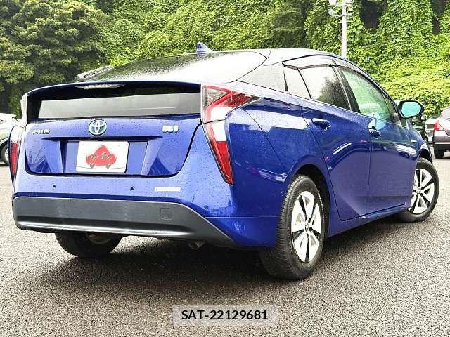 Toyota PRIUS 2016-10 8316481-2