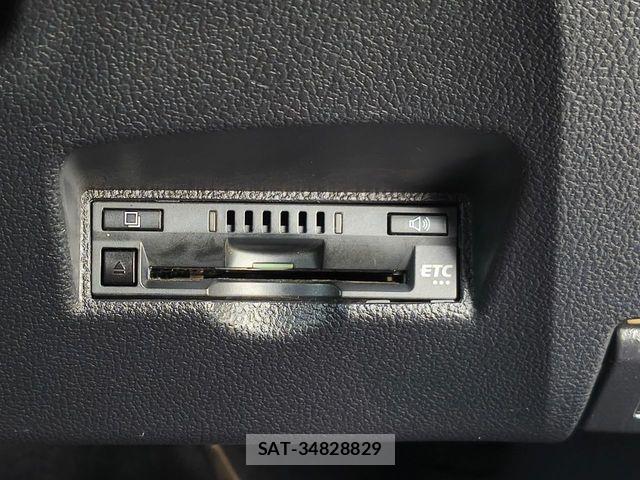 Toyota PRIUS 2017-09 8316459-12