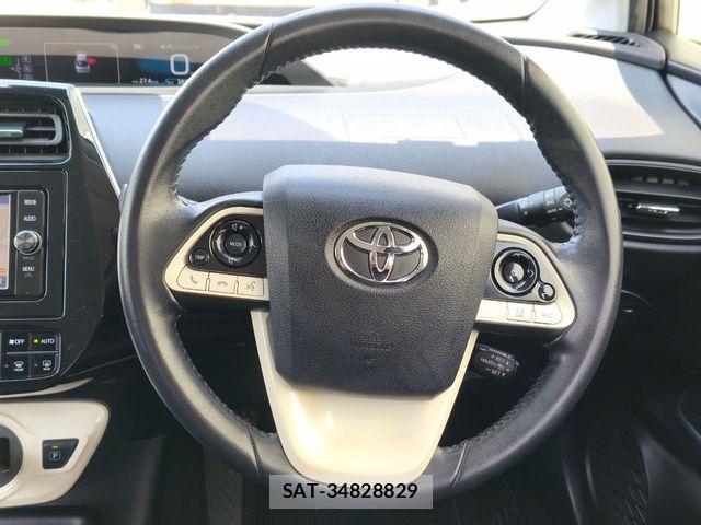 Toyota PRIUS 2017-09 8316459-1