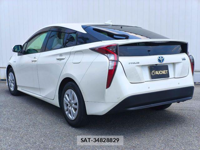 Toyota PRIUS 2017-09 8316459-2
